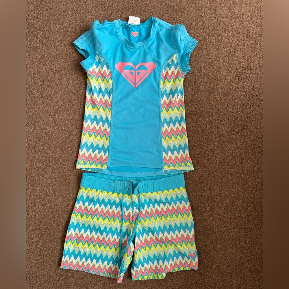 Roxy Kids rashguard swim shorts set size M(7/8)